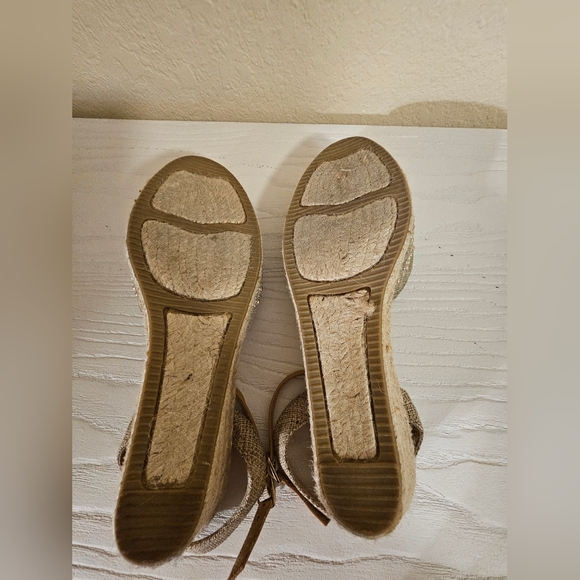 SOLD.Croft & Borrow Tan  Wedge Sandals Size 10. - Picture 3 of 8